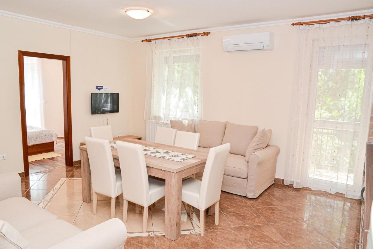 Hajdúszoboszló Apartman Otto מראה חיצוני תמונה