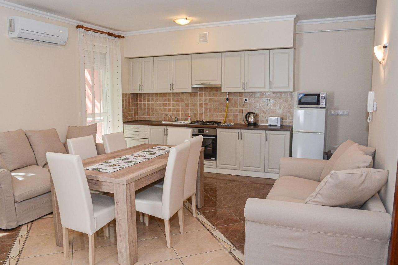 Hajdúszoboszló Apartman Otto מראה חיצוני תמונה