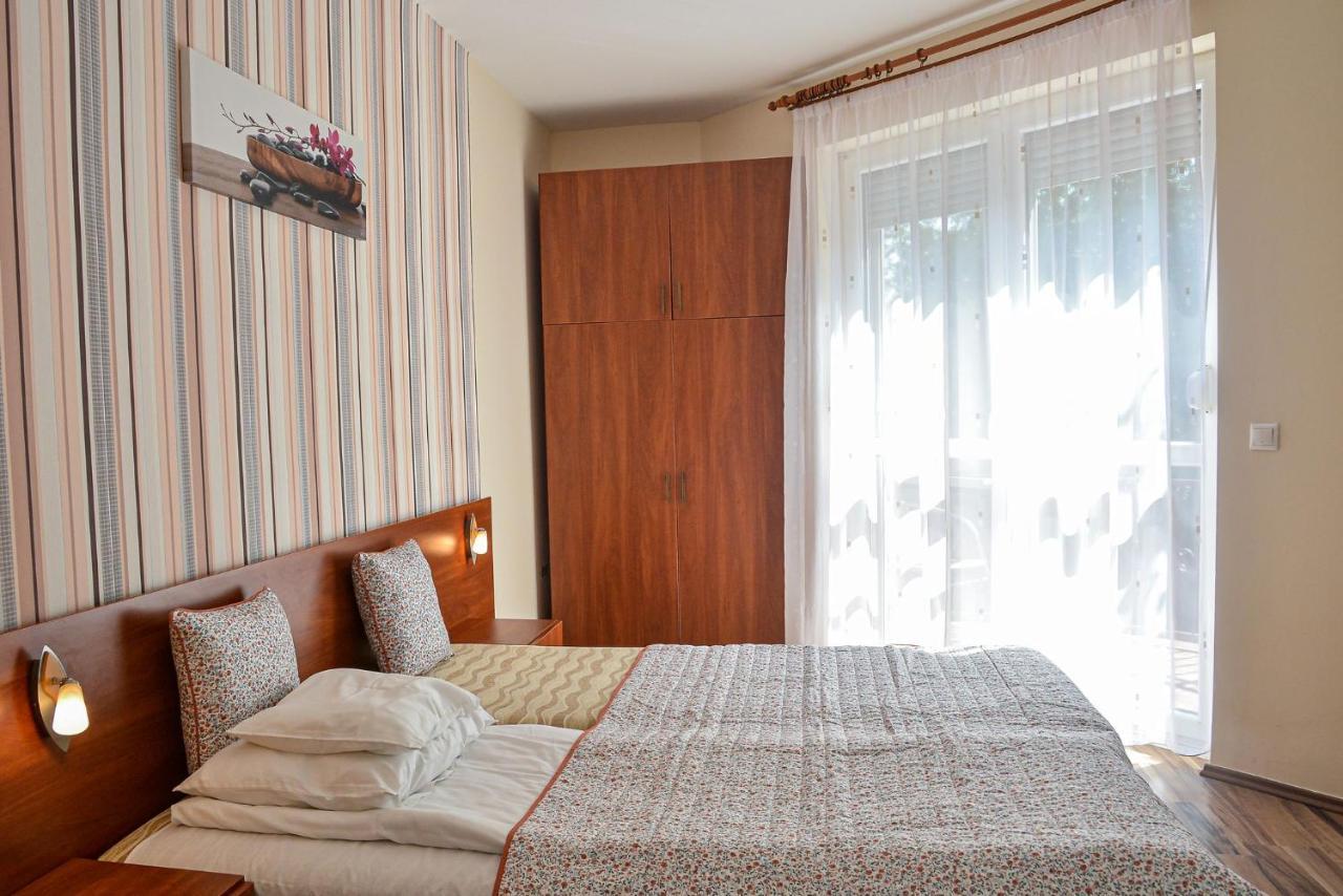 Hajdúszoboszló Apartman Otto מראה חיצוני תמונה