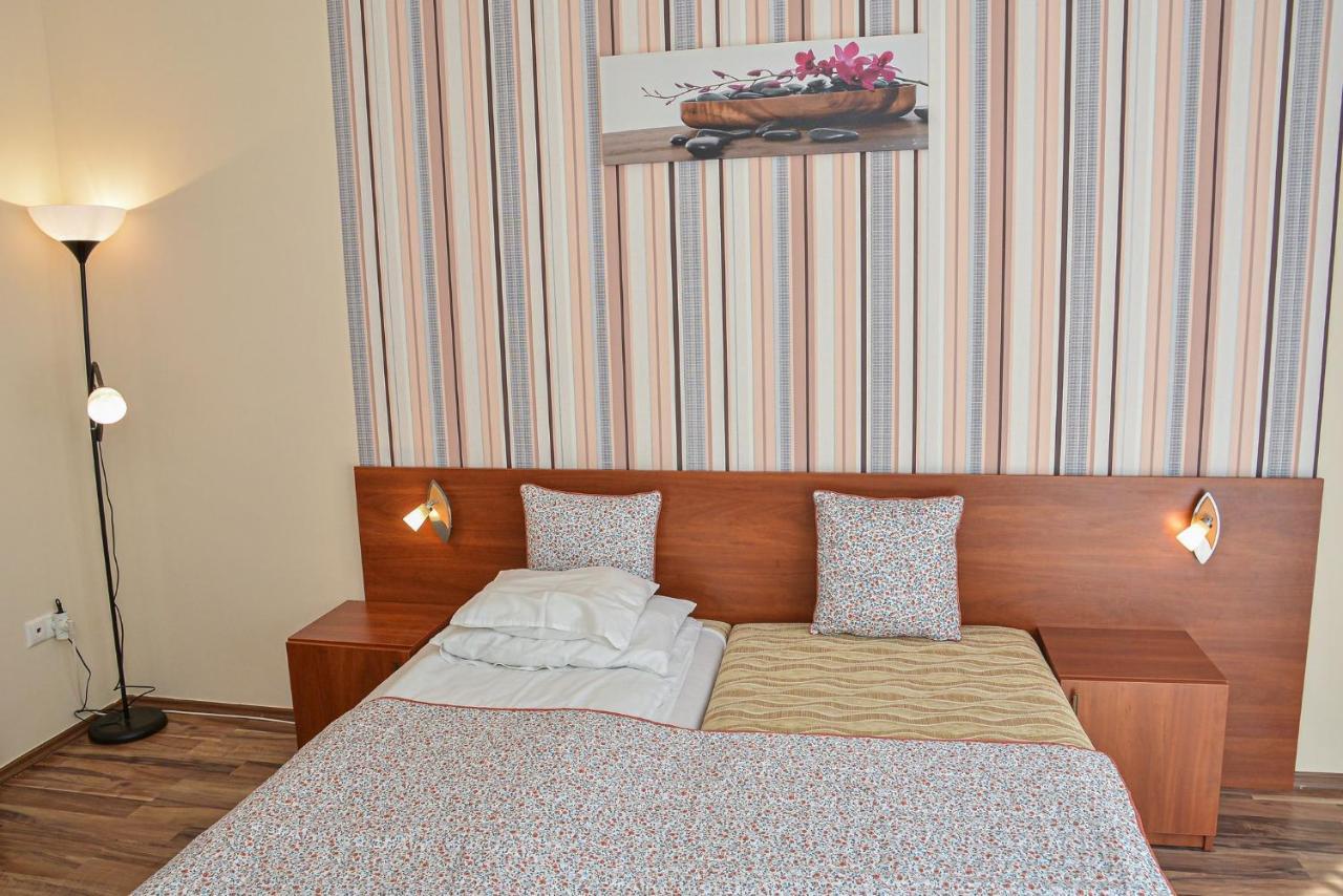 Hajdúszoboszló Apartman Otto מראה חיצוני תמונה