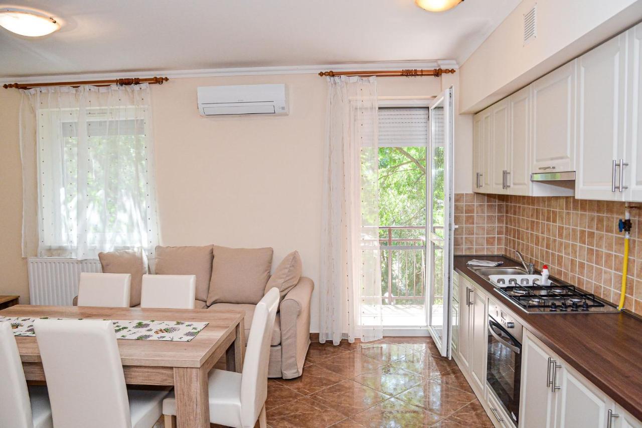 Hajdúszoboszló Apartman Otto מראה חיצוני תמונה