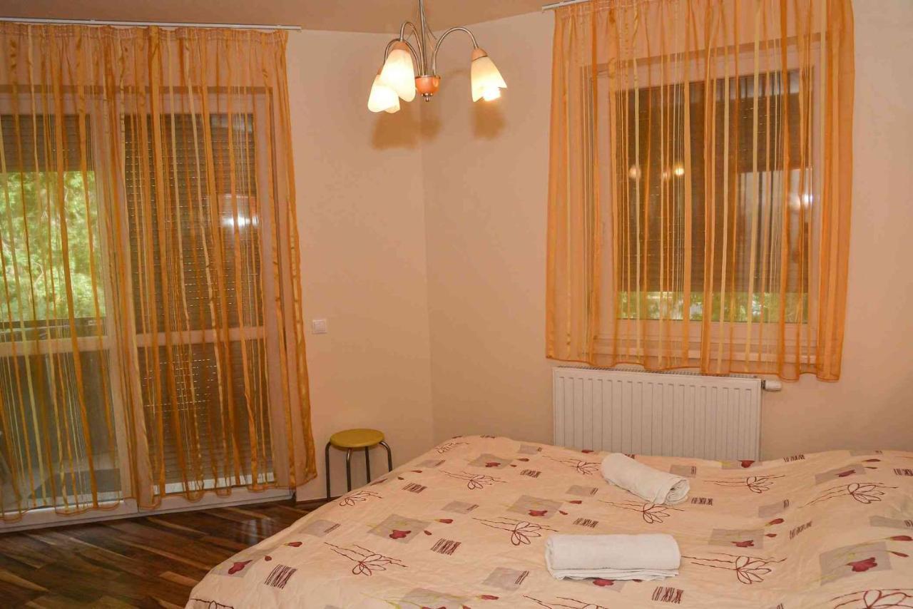 Hajdúszoboszló Apartman Otto מראה חיצוני תמונה