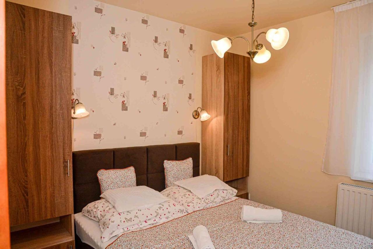 Hajdúszoboszló Apartman Otto מראה חיצוני תמונה